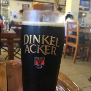 關島租車–交通規則與號誌